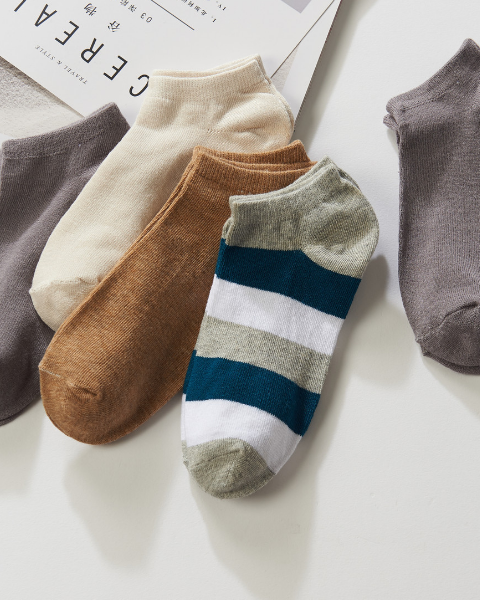Moisture-absorbing and quick-drying cotton-like yarn Moisture-absorbing and quick-drying cotton-like yarn